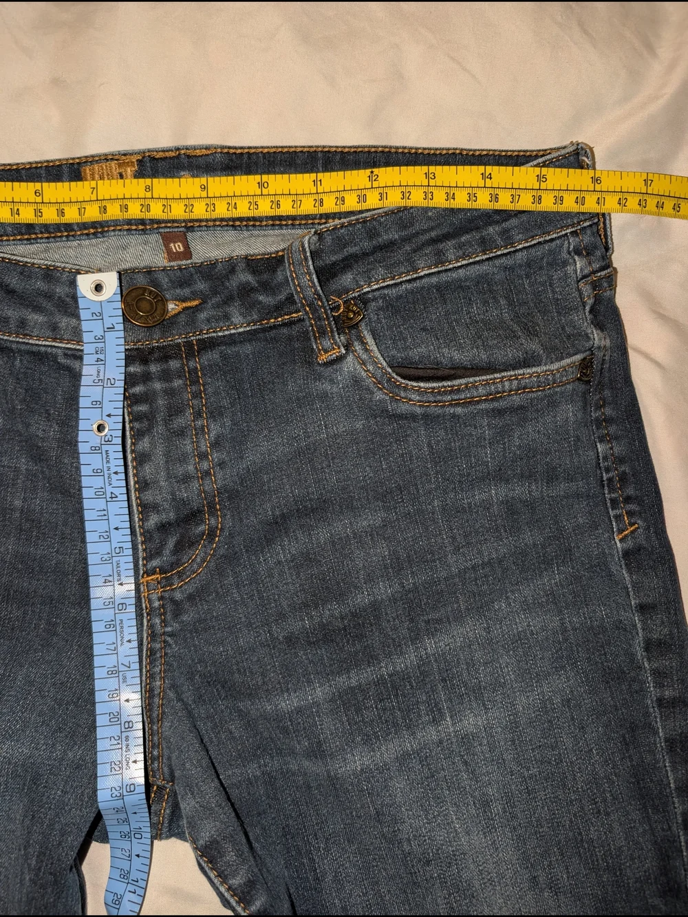 Kut from the Kloth Katy Boyfriend Jeans in Dark Blue Wash 10 Straight Cuff - Picture 6 of 7